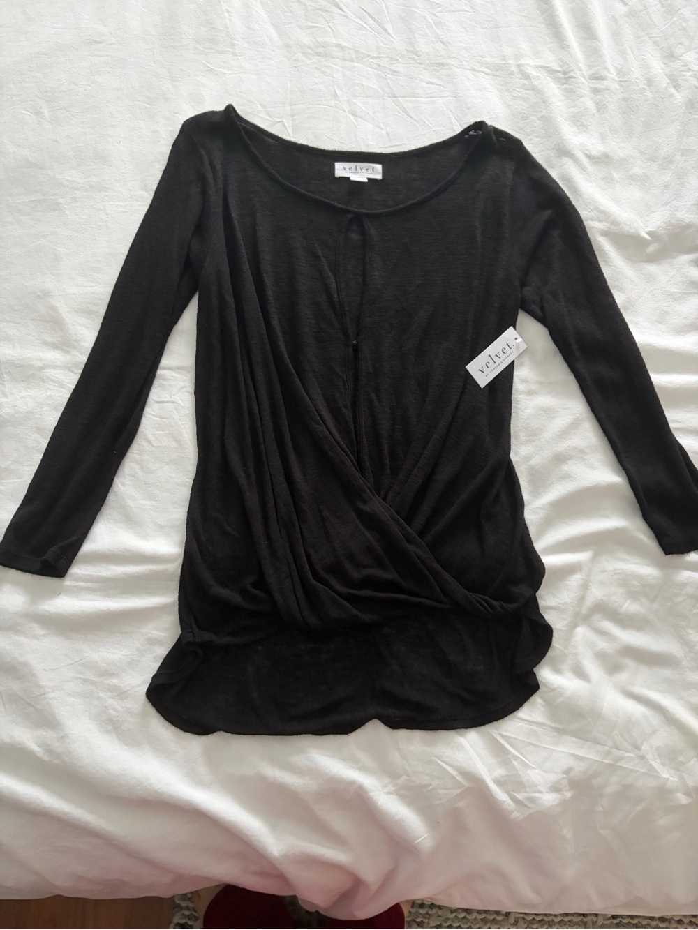 Velvet by Graham & Spencer Black Twist-Front Long Sleeve Top Size Medium NWT